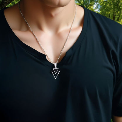 Collier homme, pendentif LE TRIANGLE DES BERMSUDES™ t-shirt noir 