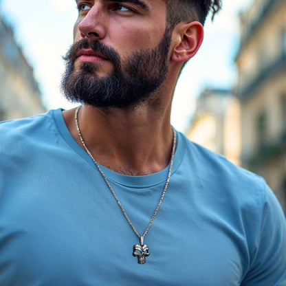 Collier homme, pendentif LE VICTORIEUX II™ chandail bleu barbe rue