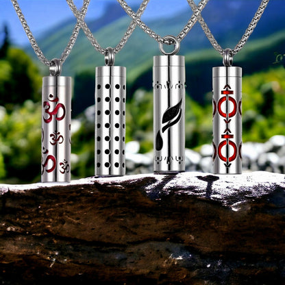 Collier homme, pendentif LUVSCENT™ demonstration variantes rocher montagnes