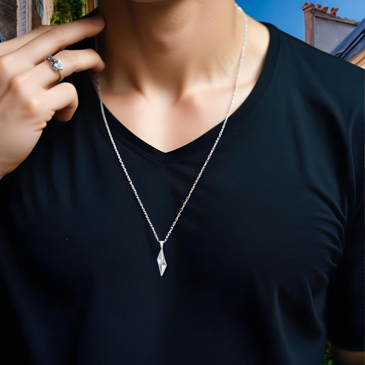 Collier homme, pendentif L'ÉTOILE POLAIRE™ t-shit noir cou