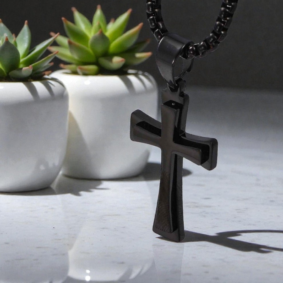 Collier homme pendentif La Croix LHéritage presentation variantes noir