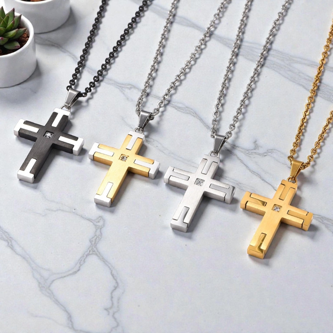 Collier homme, pendentif La Croix equilibre & Structure" quatre variantes chaines table marbre plantes 