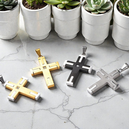 Collier homme, pendentif La Croix equilibre & Structure" quatre variantes table marbre plantes presentation en cercle