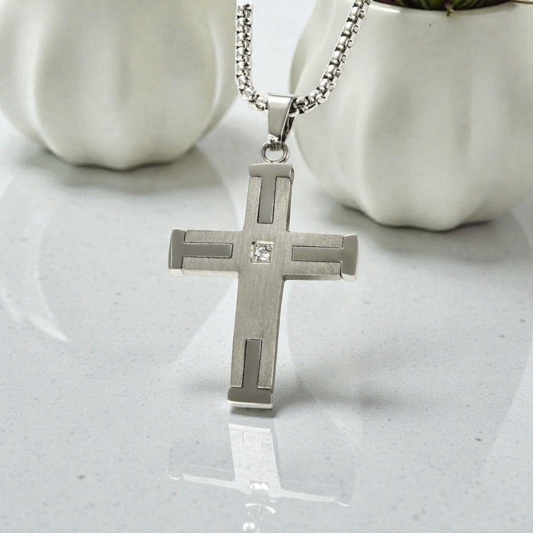 Collier homme pendentif La Croix equilibre & Structure variante argent