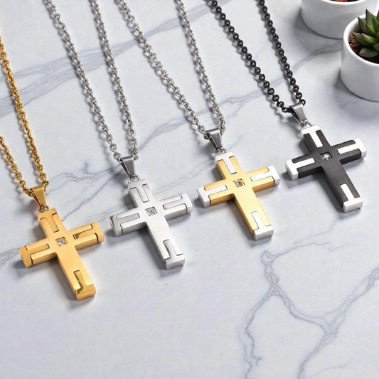 Collier homme, pendentif La Croix Équilibre & Structure" quatre variantes table marbre
