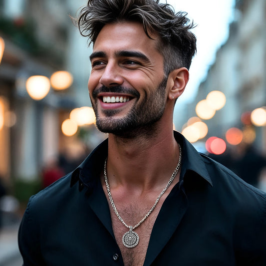 Collier homme, pendentif MEDAL SKULLS™ chemise mode homme elegant 