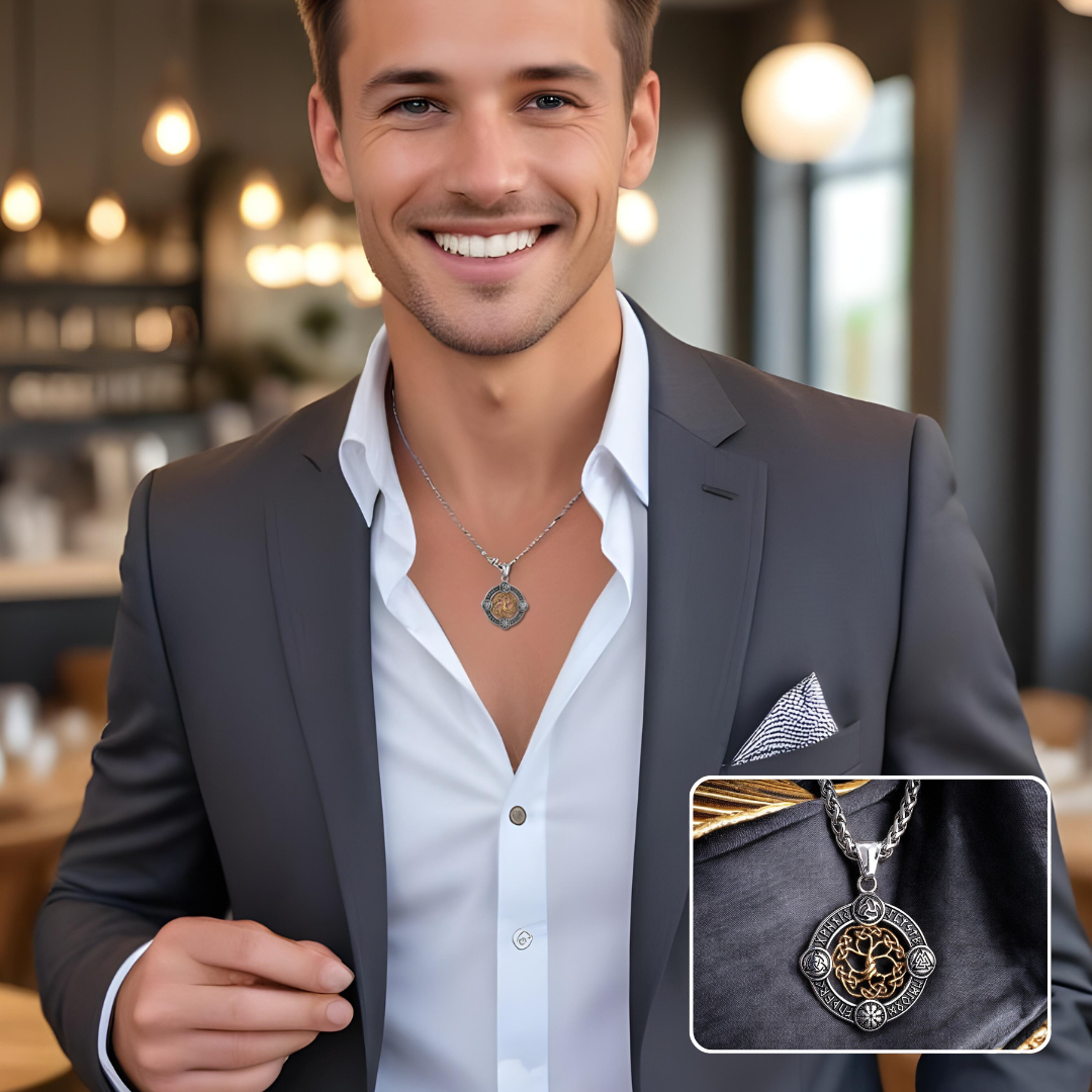 Collier homme, pendentif VORKY-TREE™ acier dore blouson gris