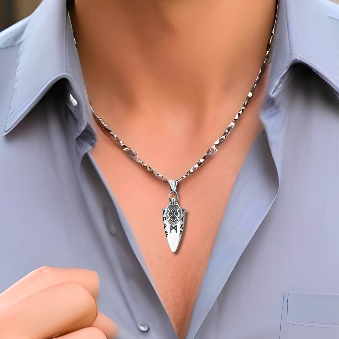 Collier homme, pendentif VORKY IV™ acier chemise bleue