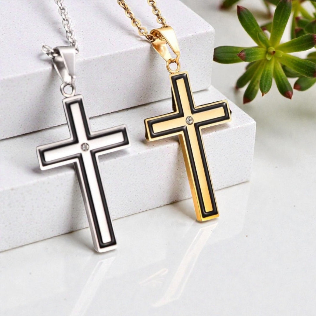 Collier homme, pendentif croix Apex Pendant argent doree table blanche 