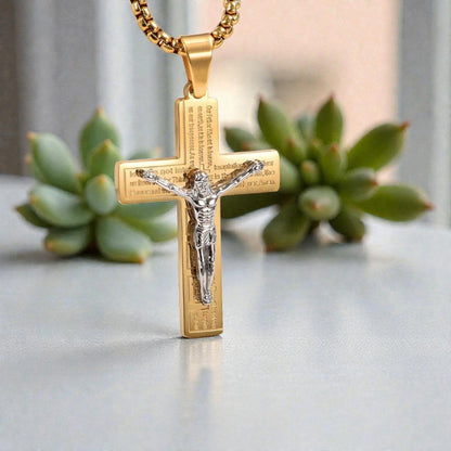 Collier homme pendentif croix Crucifix  variantes bicolore
