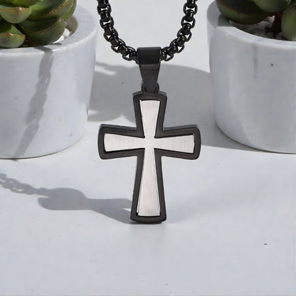 Collier homme, pendentif croix "Essence Moderne variante bicolore noir argent