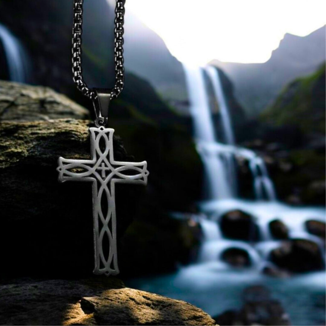 Collier homme, pendentif croix IRLOCROSS™ variante noire