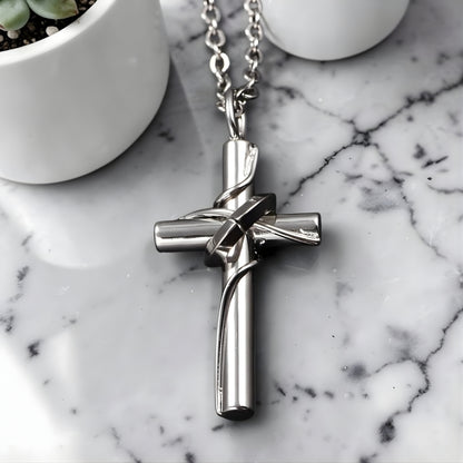 Collier homme, pendentif croix "Indomptable presentation marbre variantes argent petite 