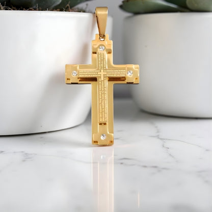 Collier homme, pendentif croix L'Architecte de Foi dore  table marbre variante