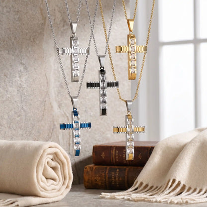 Collier homme, pendentif croix "L'Armure de Lumière" groupe de croix cinq variantes suspendues