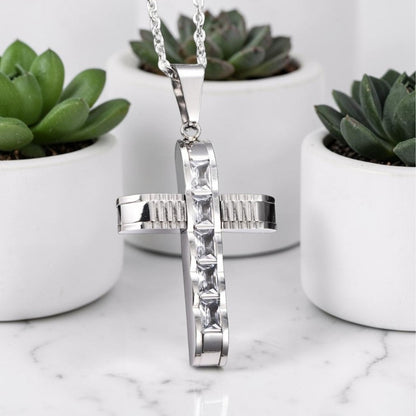 Collier homme, pendentif croix "L'Armure de Lumière" variante argent