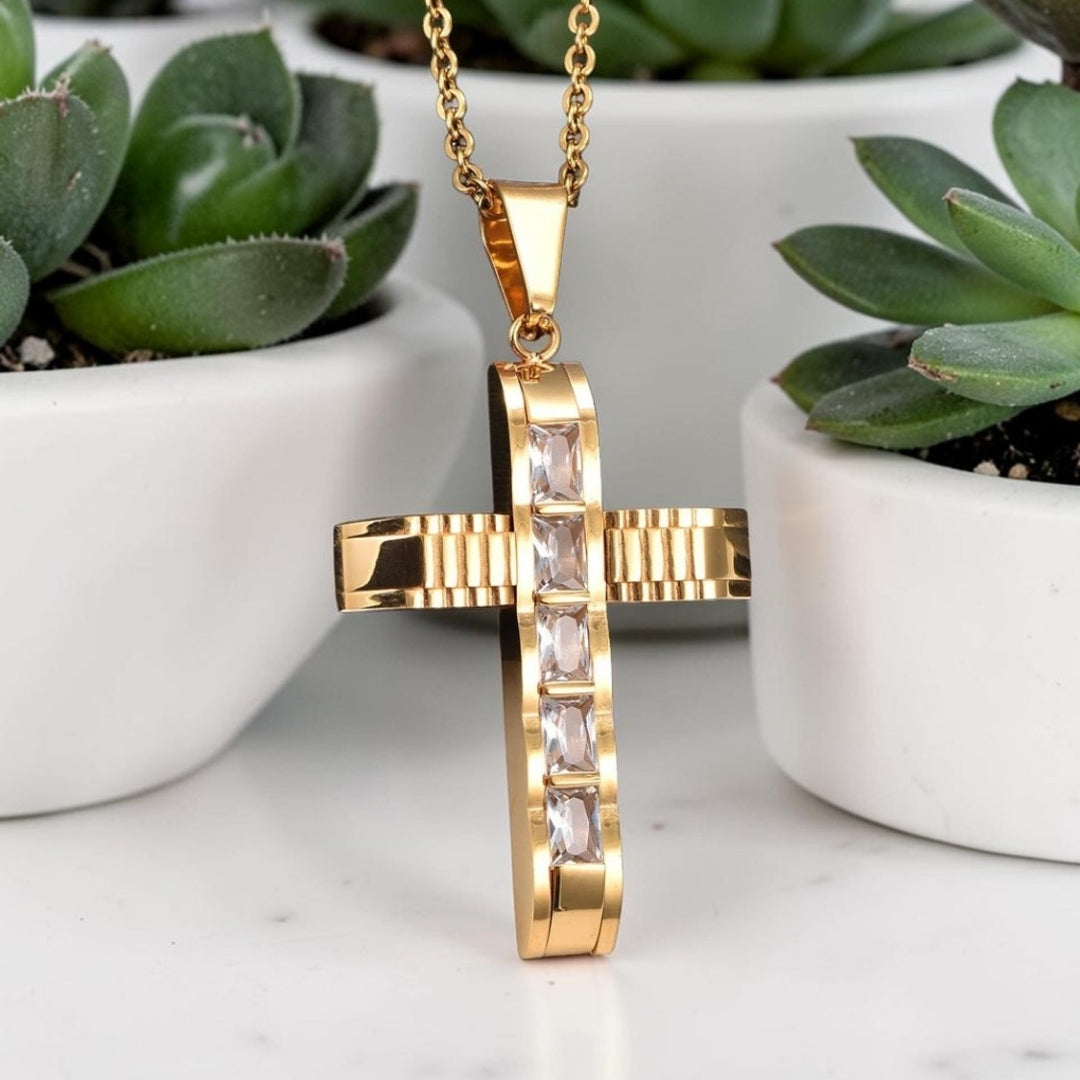 Collier homme, pendentif croix "L'Armure de Lumière" variante dore
