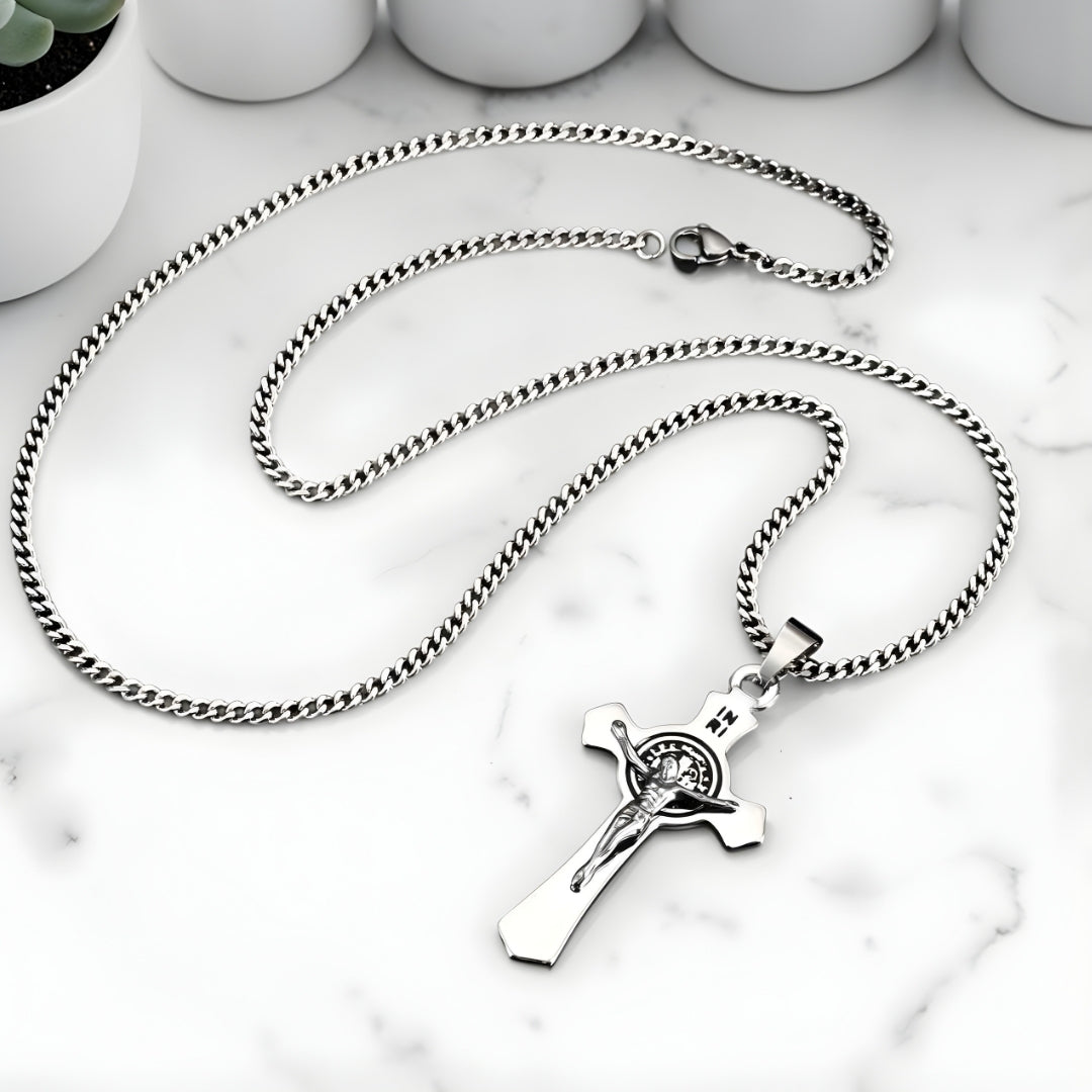 Collier homme pendentif croix Le Crucifère de Saint-Benoît argent variante longueur