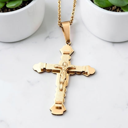 Collier homme, pendentif croix Le Crucifix Baroque à Double Superposé variantes dore