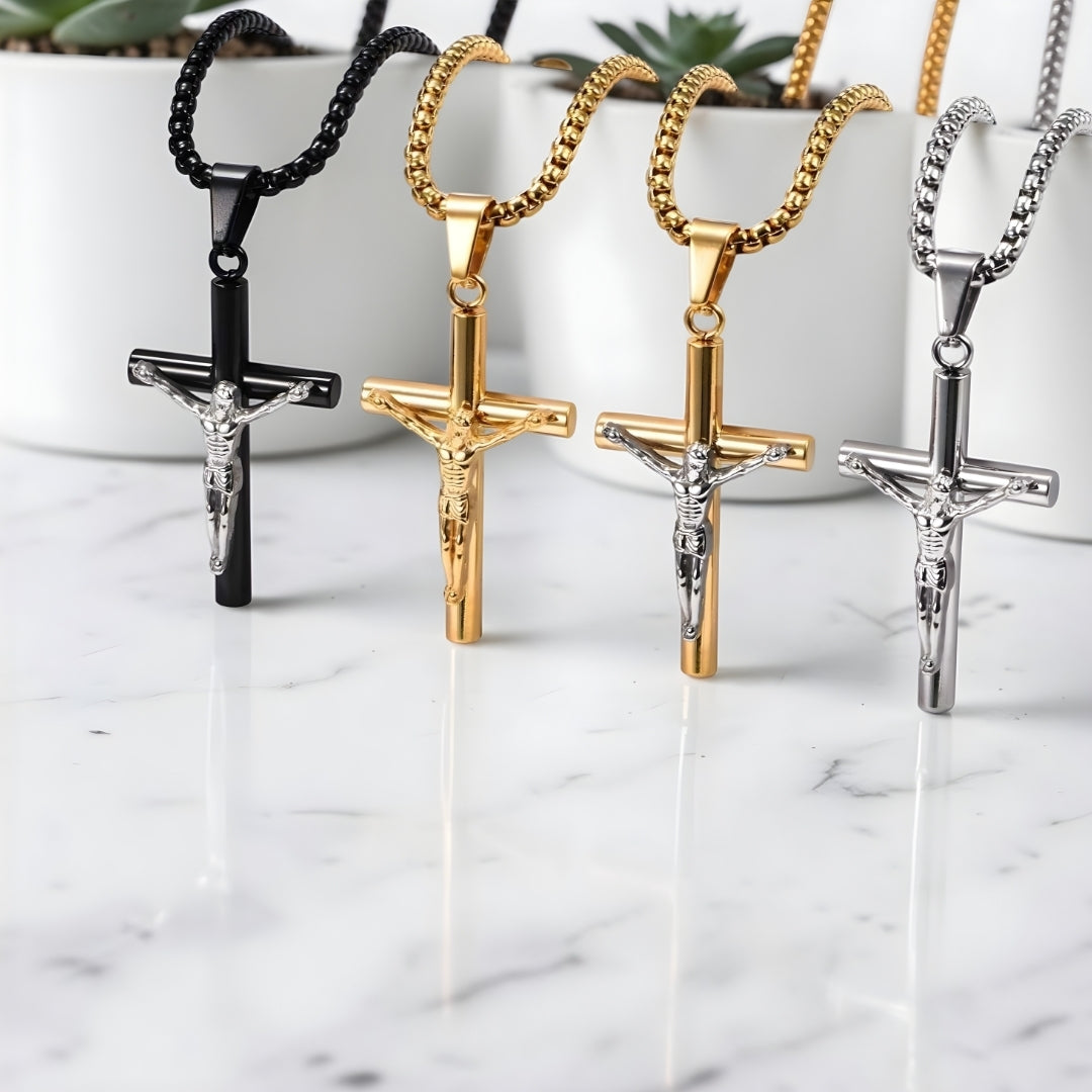 Collier homme pendentif croix "Le Crucifix des Braves"variantes dore argent noir bicolore debout avec chaine