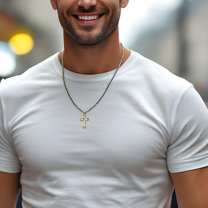 Collier homme, pendentif croix ROPICROSS™ argent dore t-shirt blanc