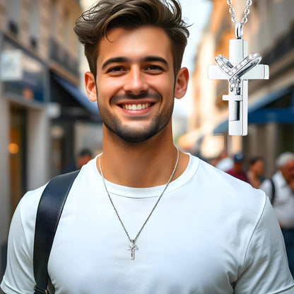 Collier homme, pendentif croix SHINY SOUVENIR CROSS™ argent t-shirt blanc sac rue