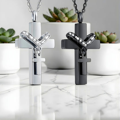 Collier homme, pendentif croix SHINY SOUVENIR CROSS™ noire argent pots plantes table marbre
