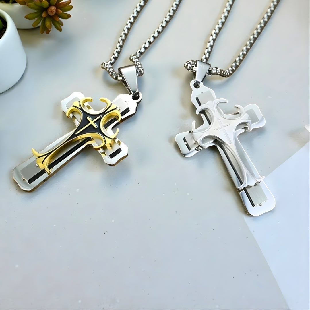Collier homme, pendentif croix TRIPLE CROSS™argent sur argent argent dor noir table marbre