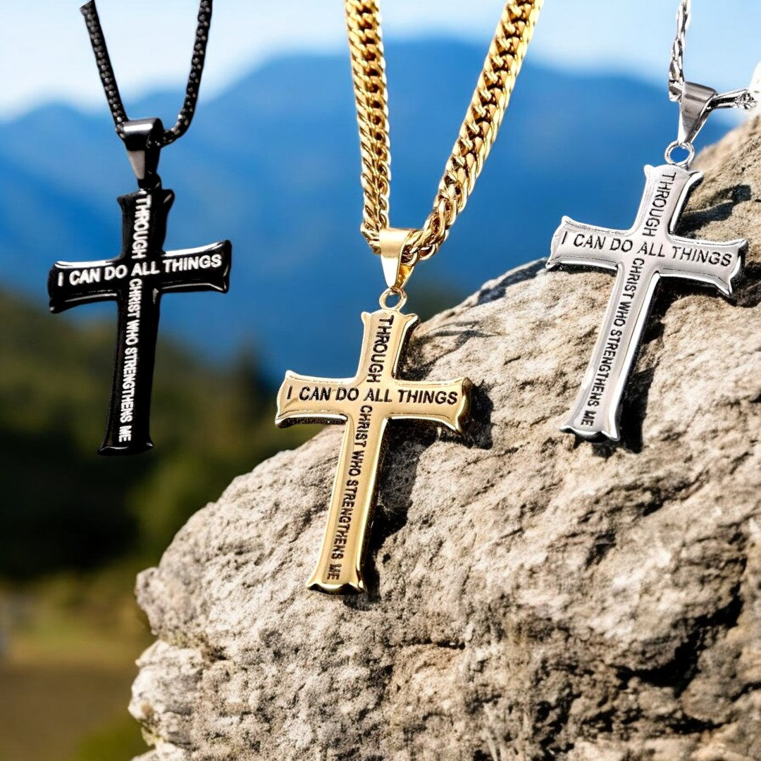 Collier homme, pendentif croix VERSECROSS trois variantes rocher montagnes