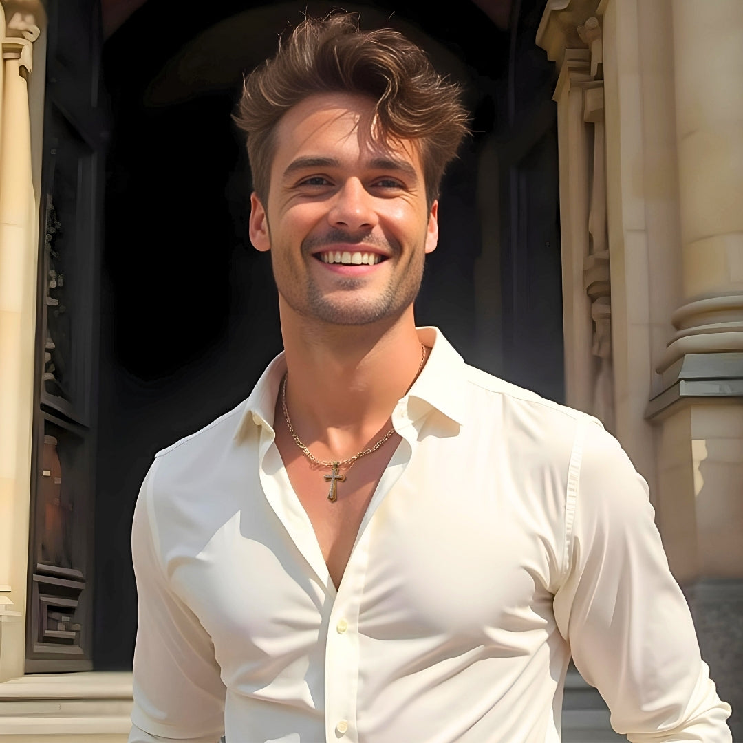 Collier homme, pendentif croix ZIRCOCROSS II ™ doree chemise blanche eglise