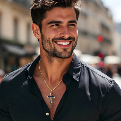 Collier homme, pendentif croix en zircon "Héritage Pavé" bleue chemise noire