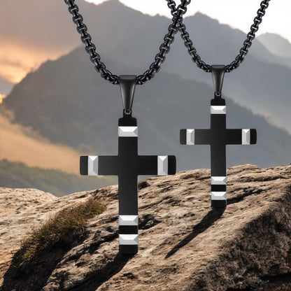 Collier homme, pendentif croix noire CLASSYCROSS™ montagnes rocher