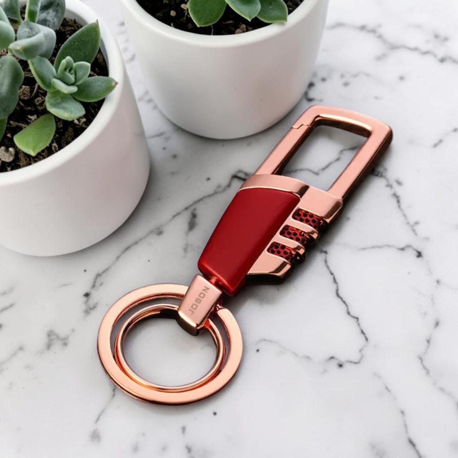 Porte-clés Titan Lock finition dorée luxe homme accessoire mmihommesmodernes.com