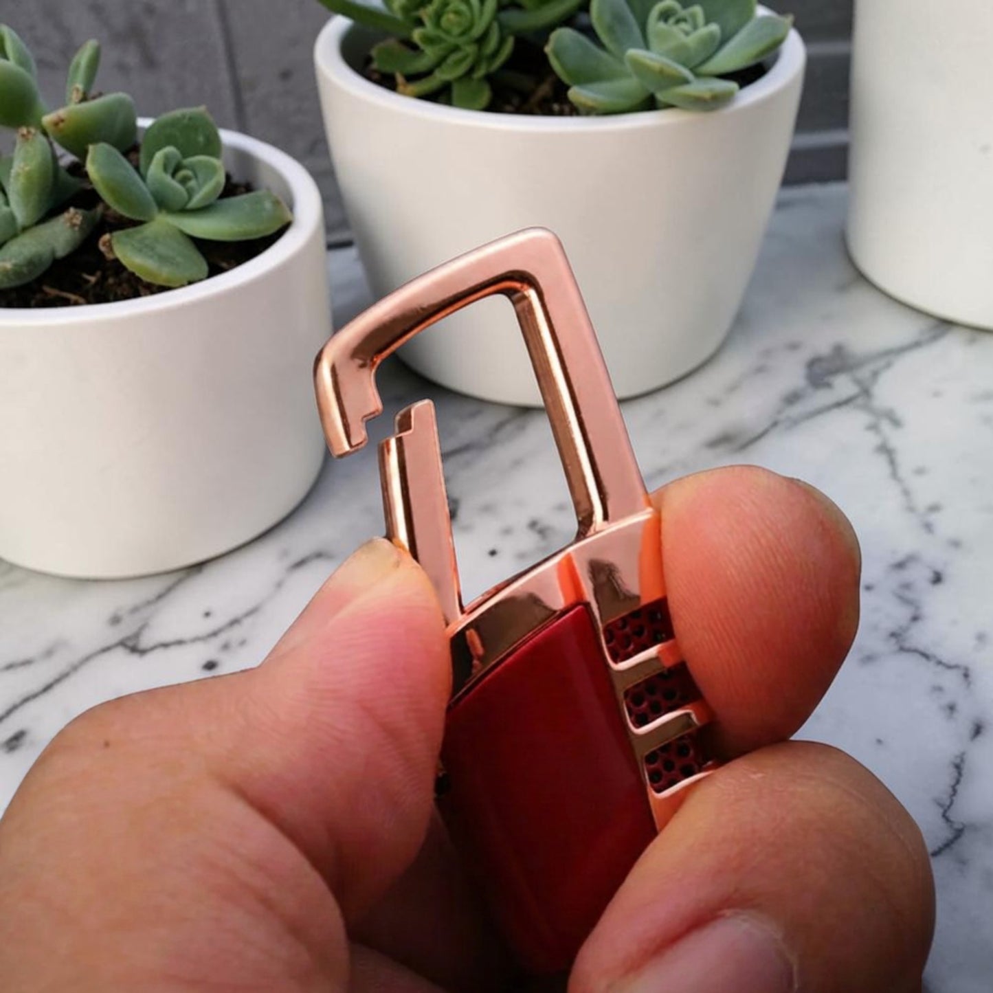 Porte-clés Titan Lock porté à la ceinture homme style urbain mmihommesmodernes.com