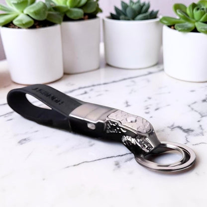 Porte clé en cuir, "Félin Impérial" variante argent noir