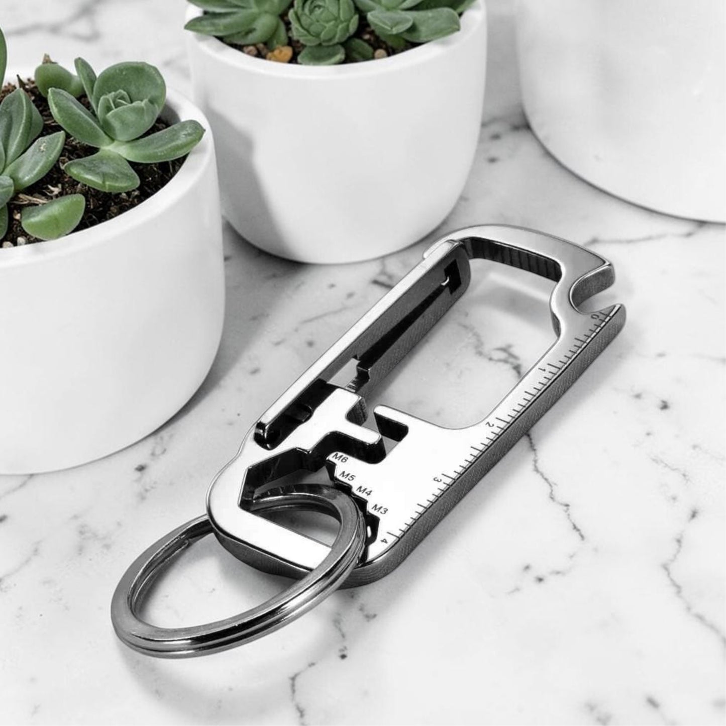 Porte clé mousqueton EDC TactikPro acier brossé avec règle et clés hexagonales mmihommesmodernes.com