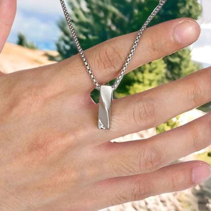 Collier homme- pendentif TWIST BARRE™  ; Collier petite barre verticale courbé