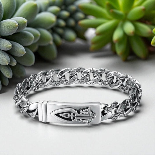 bracelet homme luxe arrow king table marbre plantes presentation