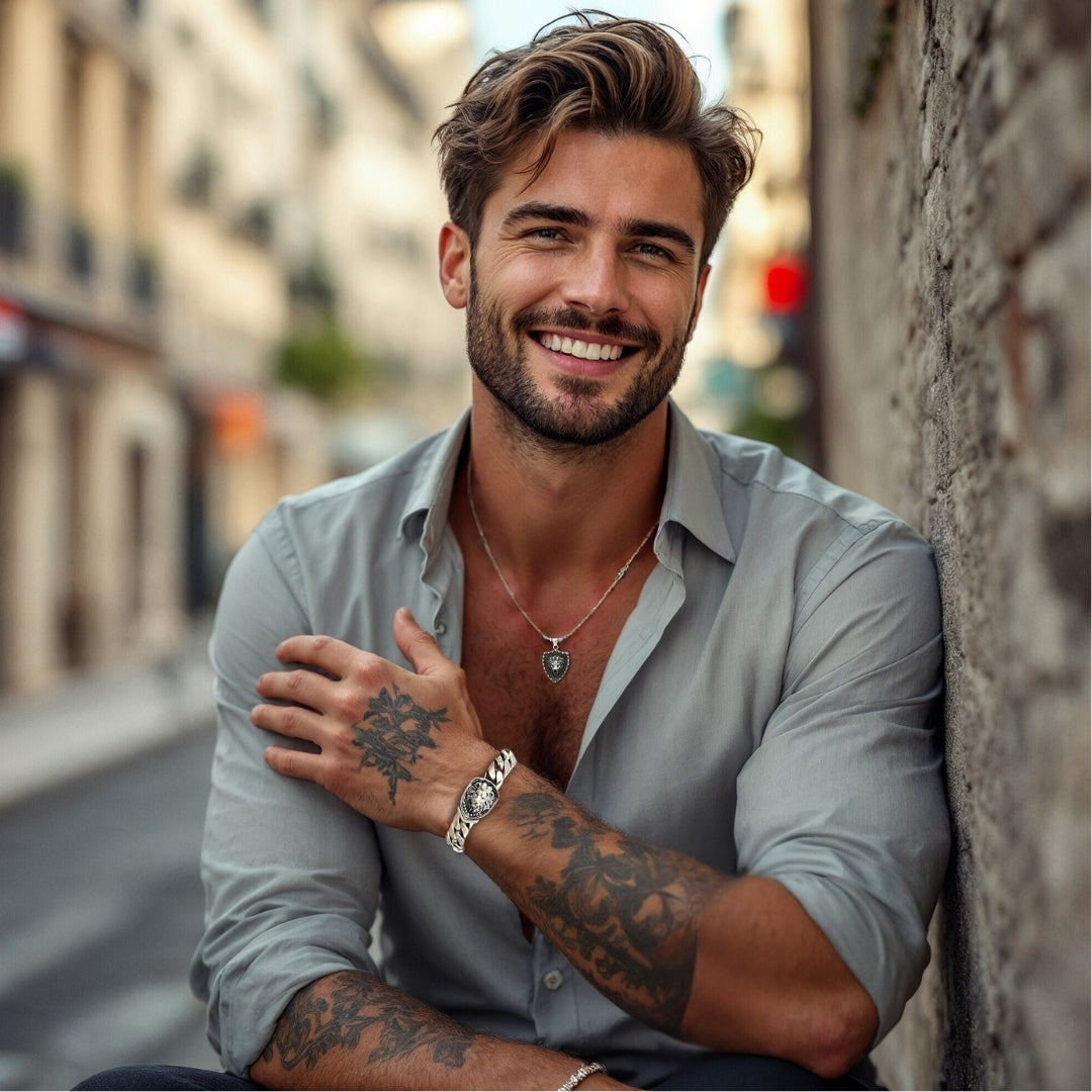 bracelet homme lion rue paris collier homme lion chemise grise 