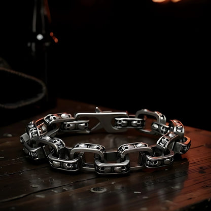 bracelet homme maillons skull crane table vieux bois dark presentation
