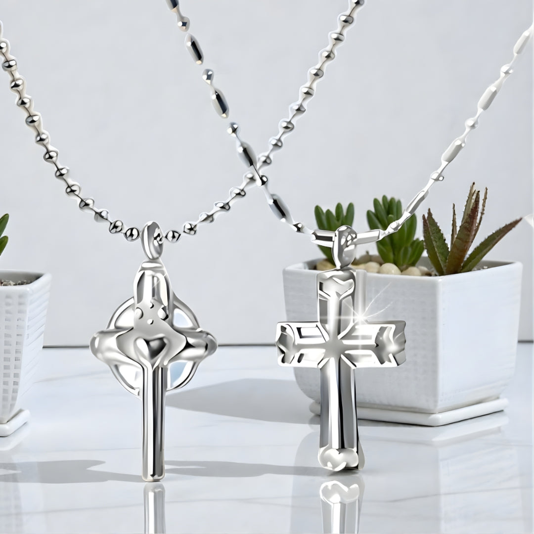 Collier homme- pendentif croix URNOCROSS™ : Le Pendentif Croix Commémoratif Élégant